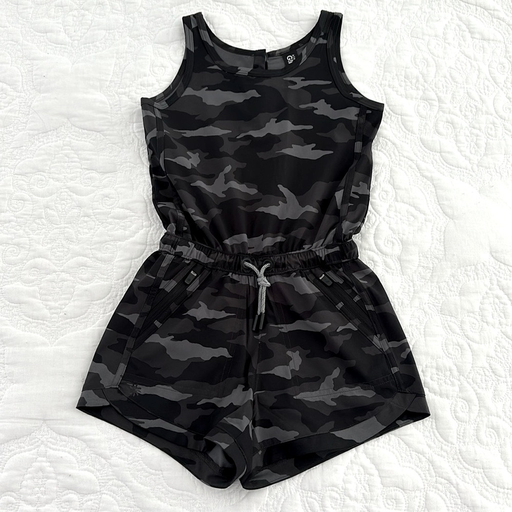 Athleta Girl Romper Size XS 6 Black Gray Camo One-Piece Short Tank Jumper LN!